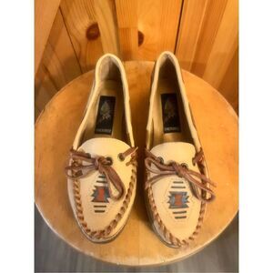 Women's Cherokee moccasins light beige size 6.5M shoes euc
